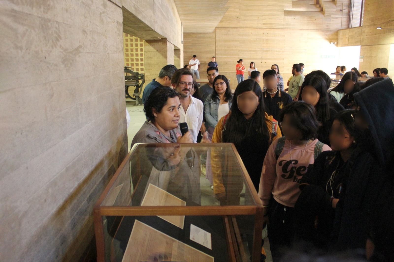 Mujeres y lucha, exposición documental de testimonios en el AGEO ...